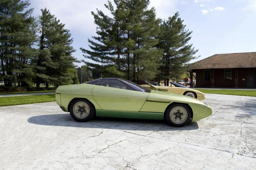  Chevrolet Corvette Ramarro Concept 1984 года  (фото 9 из 11)